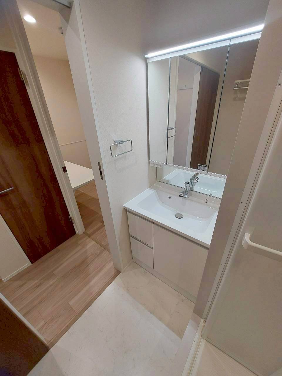 洗面設備　朝の身支度には欠かせない独立洗面化粧台