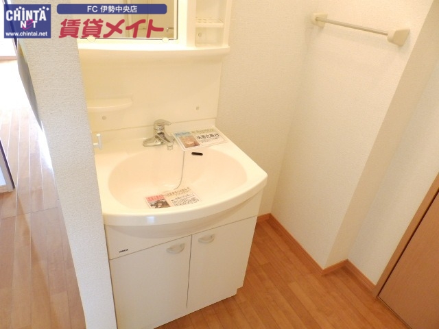 洗面設備　同タイプの部屋写真です。