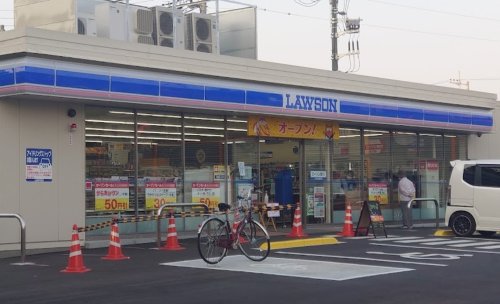 コンビニ　ローソン 千葉生実町店（コンビニ）まで746m