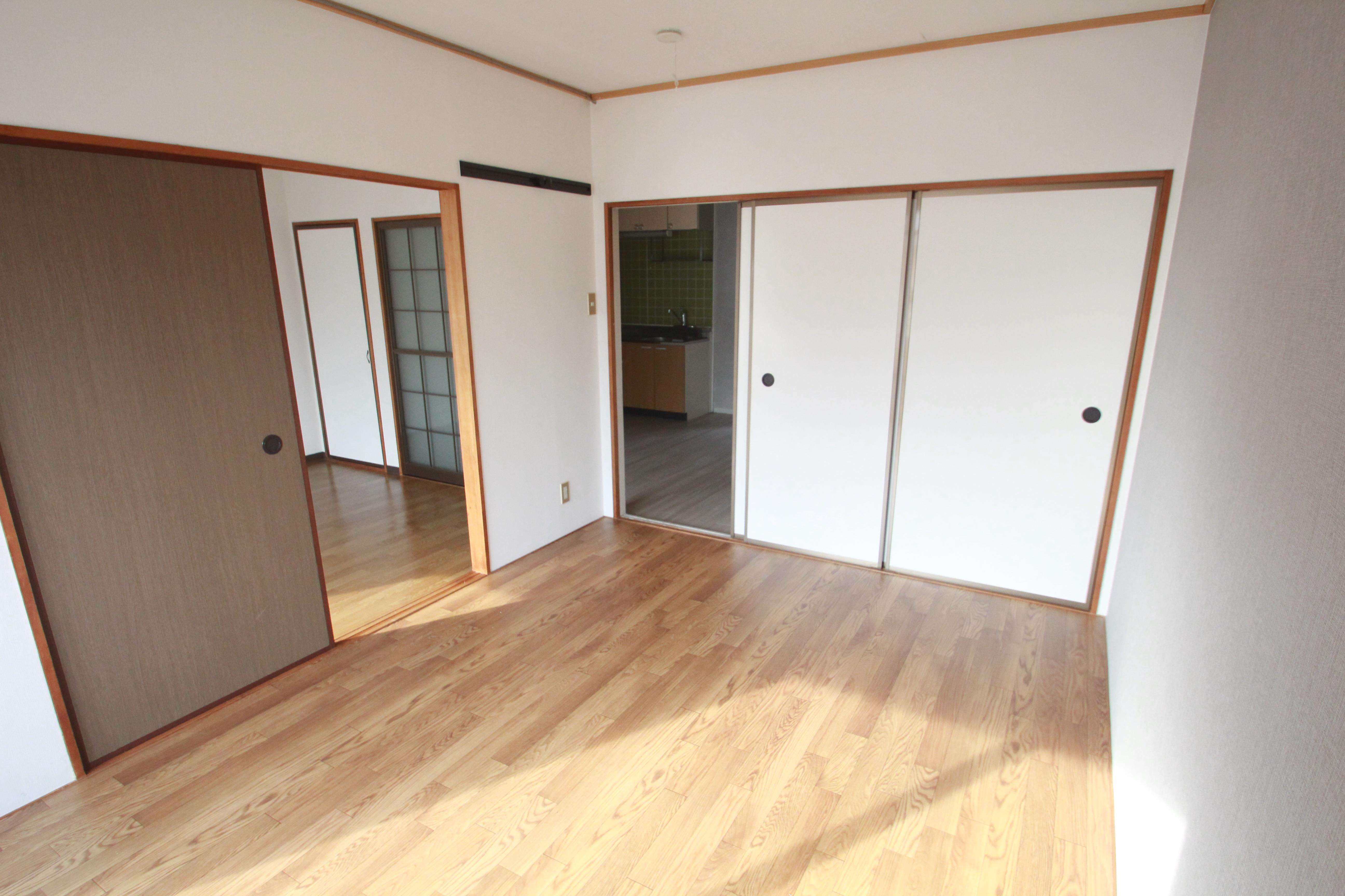 その他部屋・スペース　6帖洋室です。押し入れ付き！