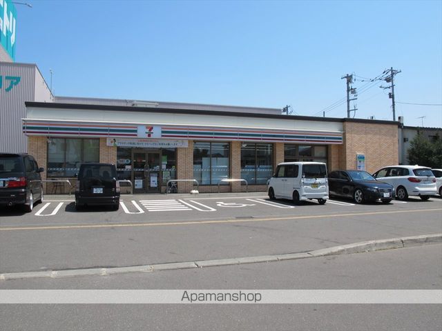 コンビニ　セブンイレブン（コンビニ）まで401m