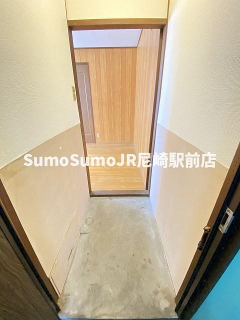 玄関　収納もある玄関です