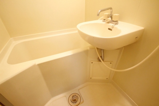 バス・シャワールーム　※他号室の写真です。