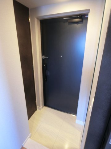 玄関　他のお部屋の参考写真となります。