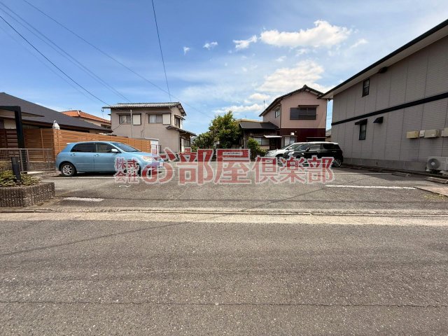 駐車場　駐車場があるので、車を買う予定の方も安心です