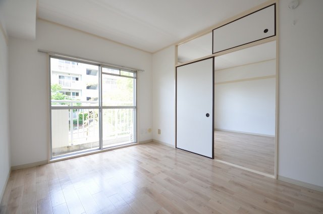 居室・リビング　別号室の写真です