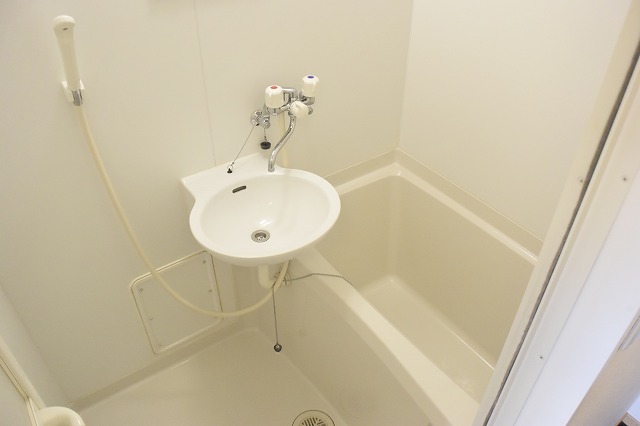 バス・シャワールーム　1日の疲れ癒せます。