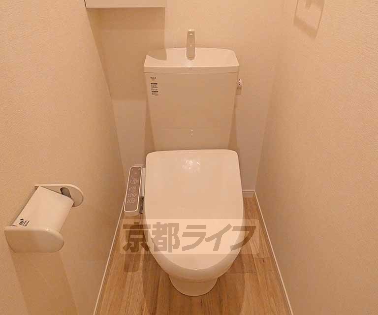 トイレ　ウォシュレット機能付きのトイレです。
