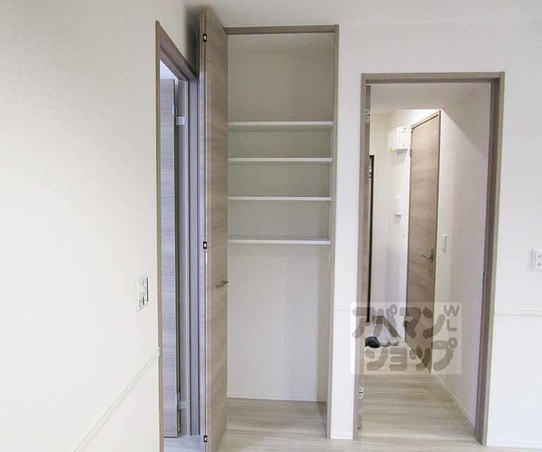 収納　１０２号室の写真です。