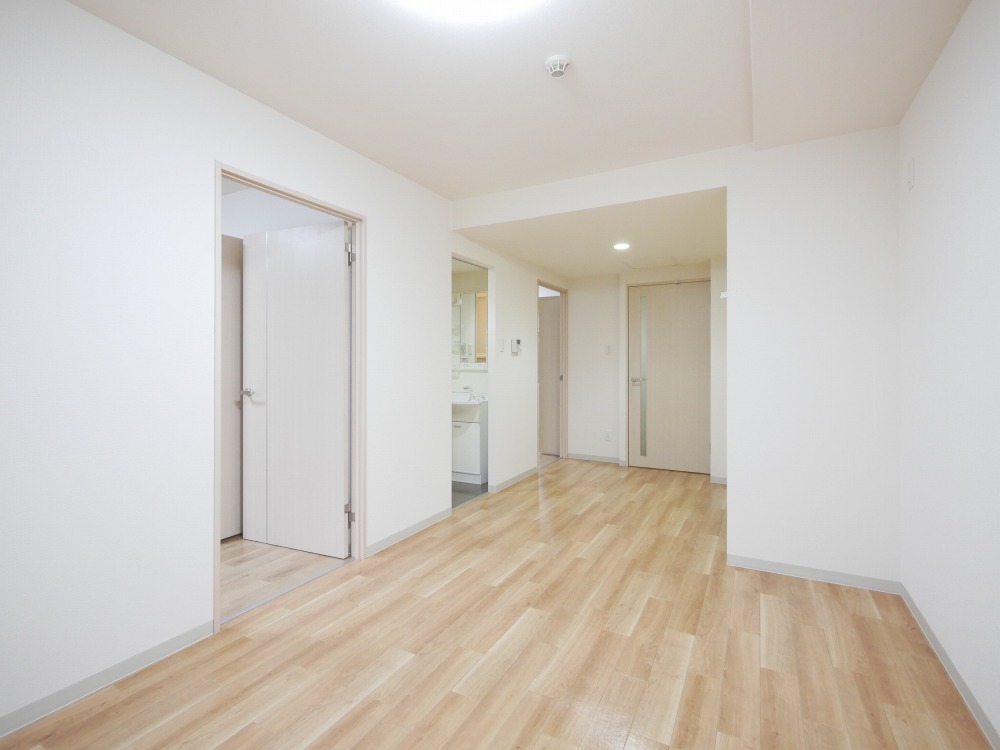 居室・リビング　明るい居間で気持ちまで明るくなりますね！