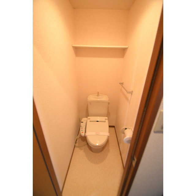 トイレ　温水洗浄便座