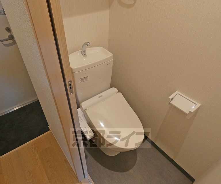 トイレ　ウォシュレット付きのトイレです。