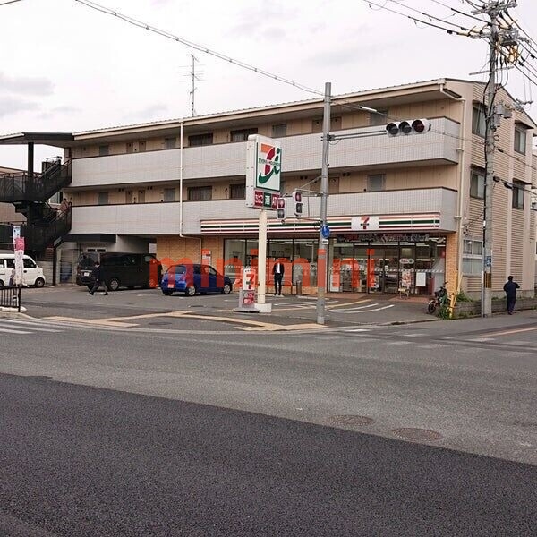 コンビニ　セブンイレブン吹田川岸町店（コンビニ）まで467m