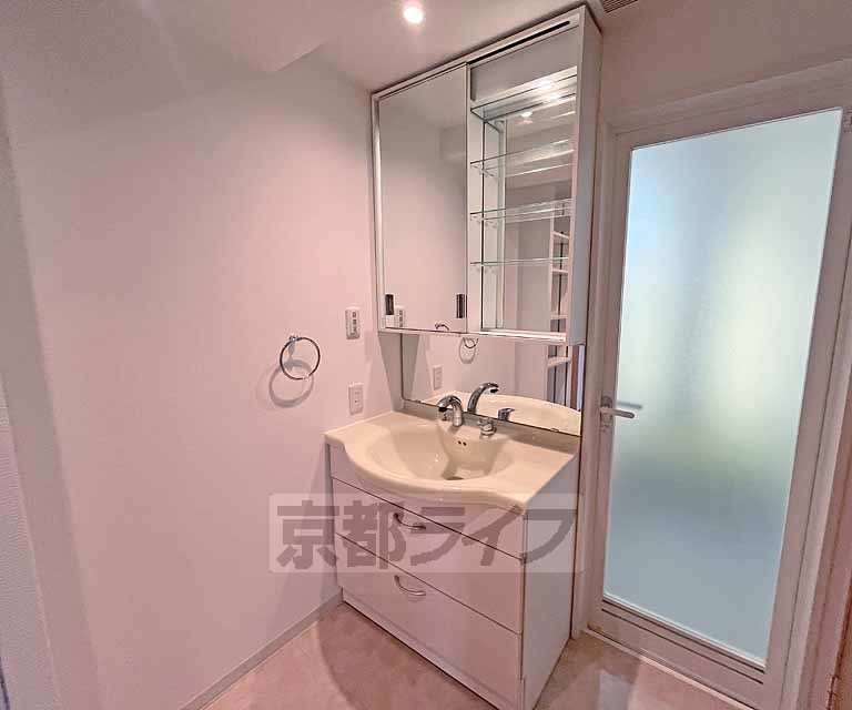 洗面設備　シャンプドレッサーで毎朝楽しいです