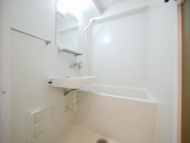 バス・シャワールーム　バス・シャワールーム