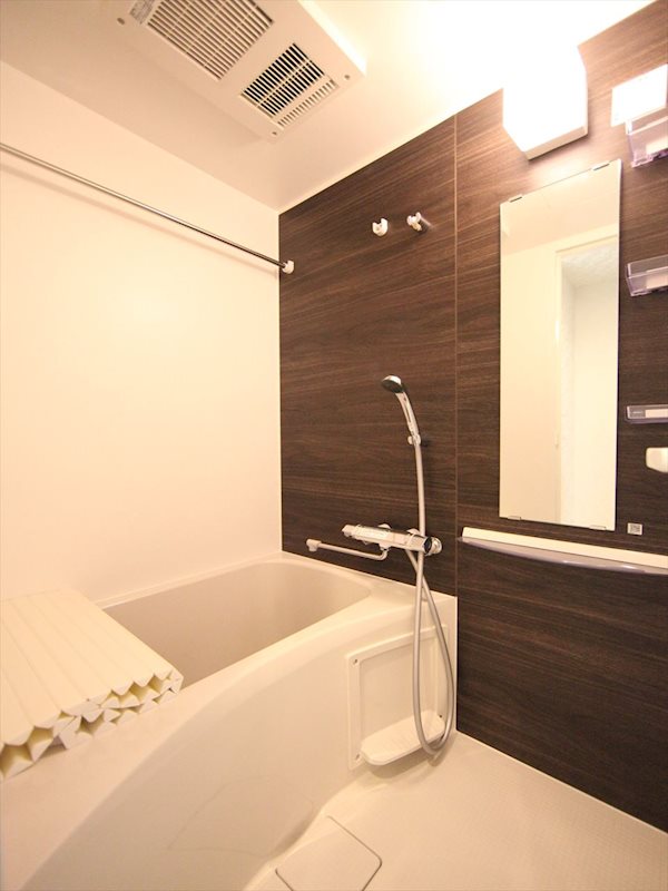 バス・シャワールーム　バスルーム　浴室暖房乾燥機付き