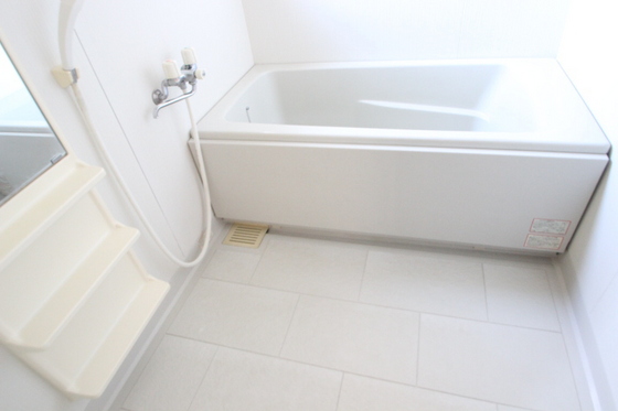 バス・シャワールーム　※別部屋の写真です