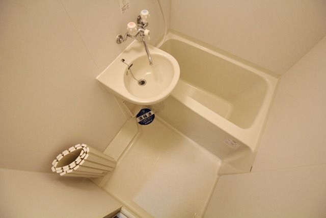 バス・シャワールーム　★清潔感のあるバスルームです★