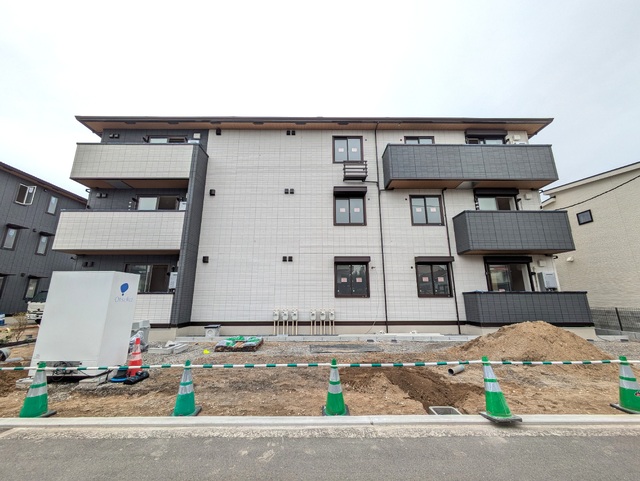 建物外観　建築中