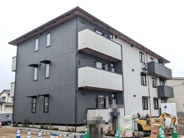 建物外観　建築中