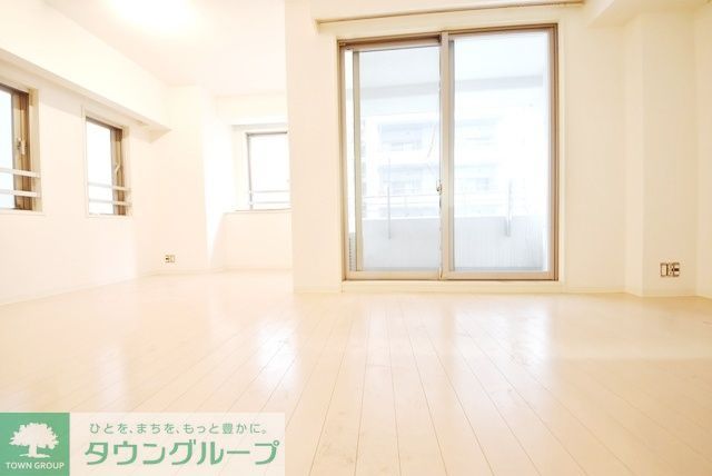 居室・リビング　クリーニング前の画像です。