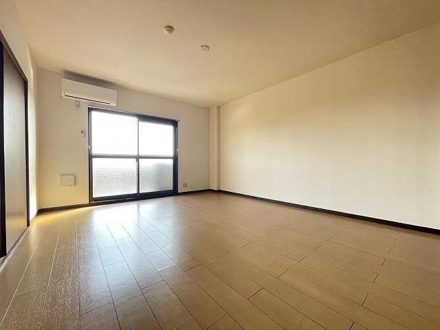 居室・リビング　反転別部屋参考写真