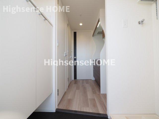 玄関　収納もある玄関です