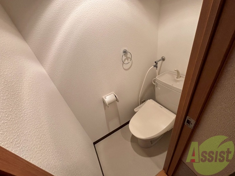 トイレ　こちらはトイレです。清潔感があり、安心して使用できます。