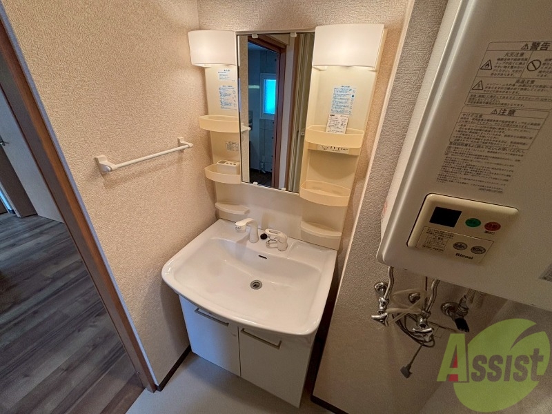 洗面設備　こちらに洗面台があります。朝の洗顔はこちらで。