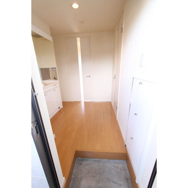 玄関　※同じシリーズの室内写真