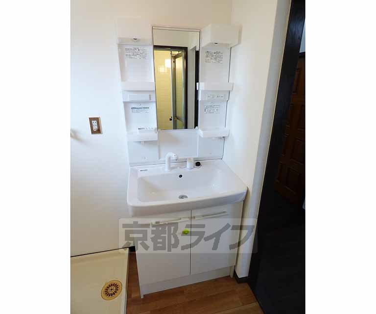 洗面設備　洗面台です。