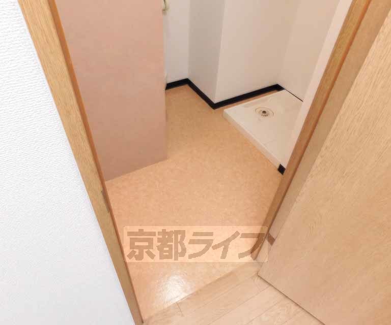 洗面設備　脱衣スペースです