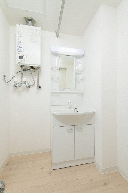 洗面設備　シャワードレッサー付きです！