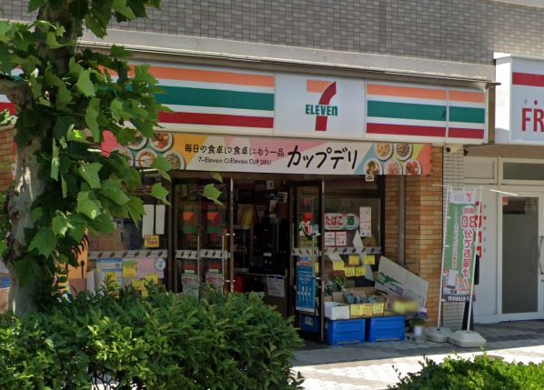 コンビニ　セブンイレブン 広島観音本町店（コンビニ）まで407m