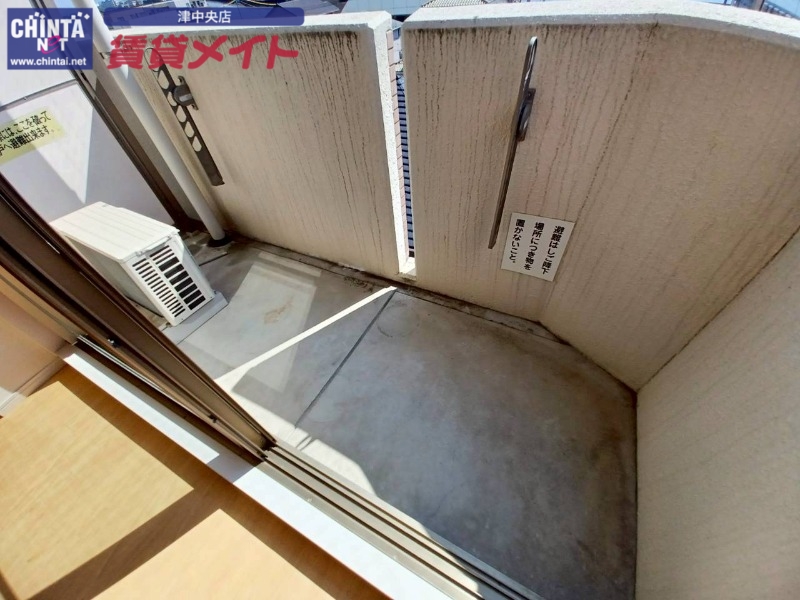 バルコニー　同じ物件、別部屋の写真です