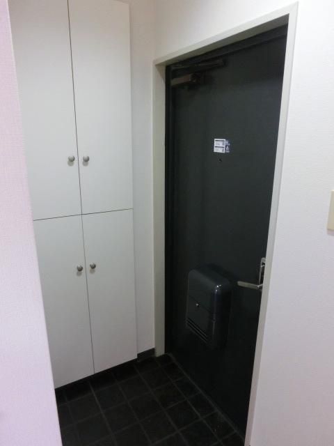 玄関　大きな下駄箱つき玄関つき