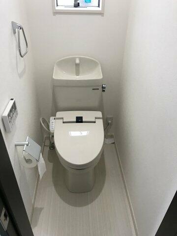 トイレ　別部屋写真参考