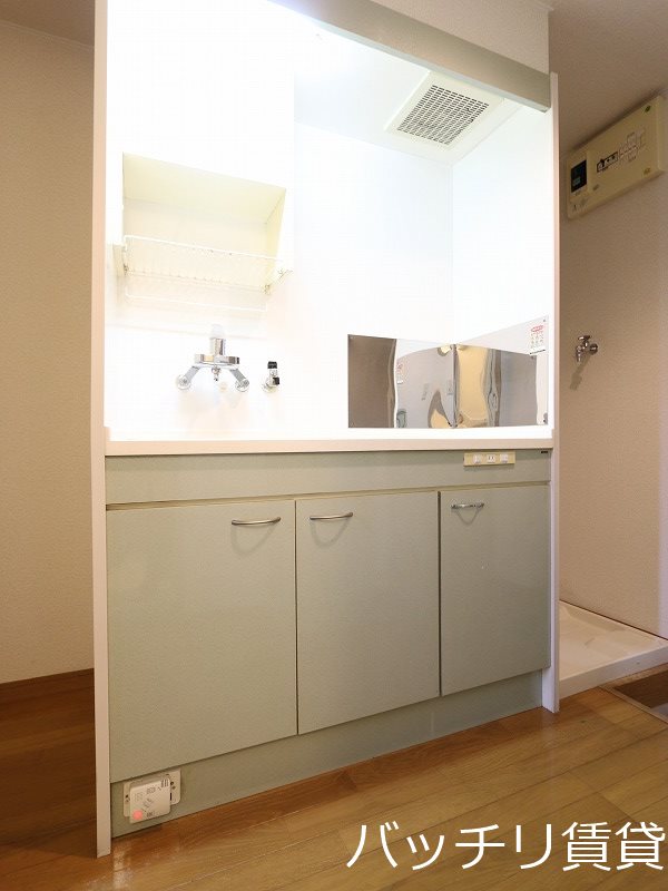キッチン　同型タイプの為、現状を優先致します。