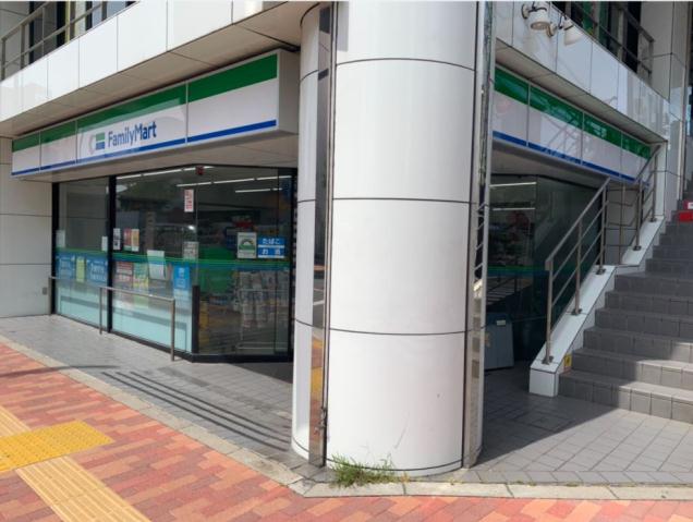 コンビニ　ファミリーマート（コンビニ）まで490m