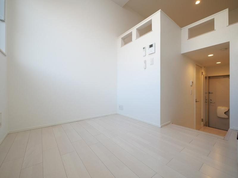 居室・リビング　玄関