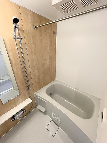 バス・シャワールーム　追い焚き・浴室乾燥機能付き