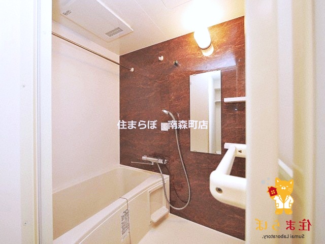 バス・シャワールーム　「見た目じゃなく、心に“しっくりくる”を大切に。」