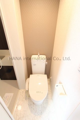 トイレ　同タイプ参考写真です。