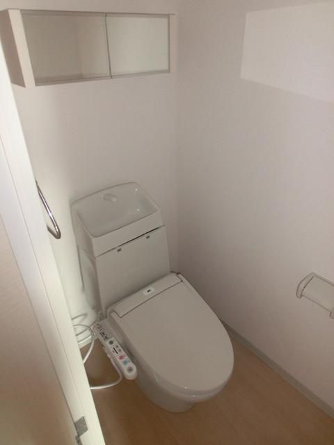 トイレ　温水洗浄便座付