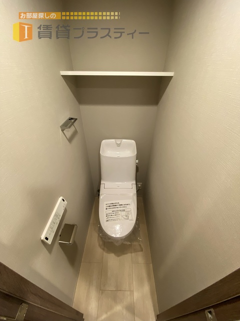 トイレ　ウォシュレット完備。