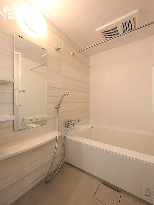 バス・シャワールーム　バスルーム