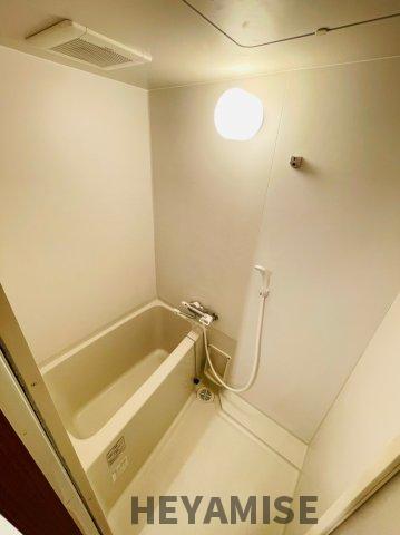 バス・シャワールーム　※同間取りの別の階のお部屋の画像です※