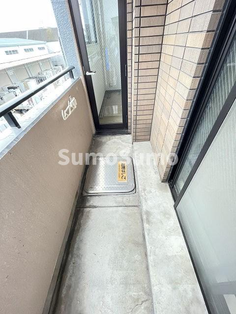 バルコニー　バルコニーからの眺めを楽しみながら食事をしませんか