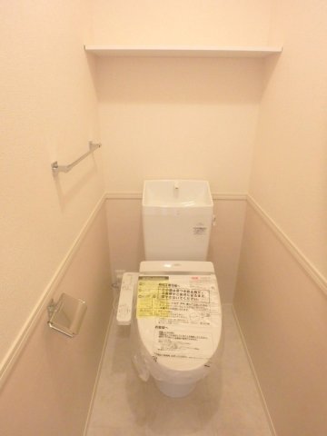 トイレ　温水洗浄暖房便座