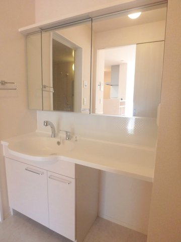 洗面設備　洗髪洗面化粧台